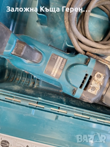 Перфоратор Makita HR2610, снимка 4 - Бормашини - 52747952