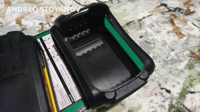 Продавам предпазен гумен , маншон, ботуш за батерии DEWALT девалт 18в, снимка 2 - Други инструменти - 49200508