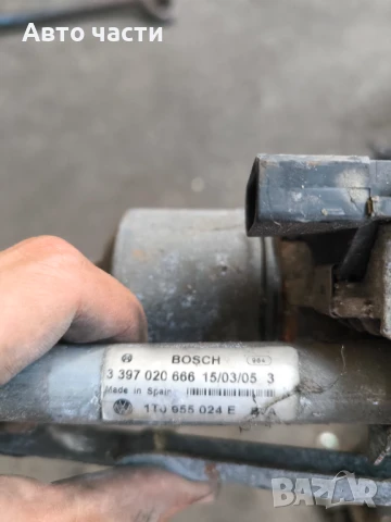 Мотор предна чистачка, десен, VW Touran, 2003-2010г., 3 397 020 666, 3397020666, 1T0 955 024 E, 1T09