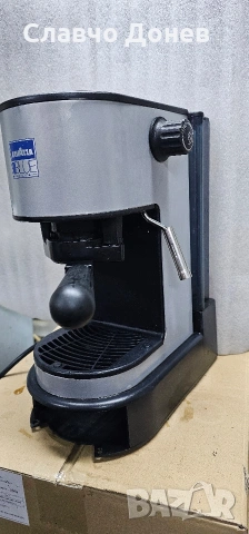 кафе машина на ЛАВАЦА , снимка 2 - Кафе машини - 54163626