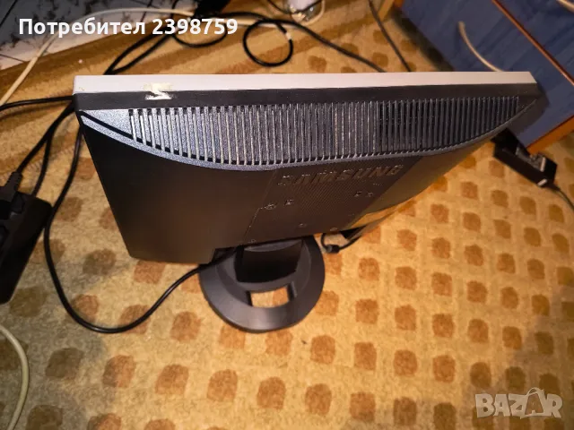 Монитор Samsung SyncMaster 720n, снимка 4 - Монитори - 48491168