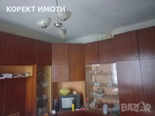Продава КЪЩА НА ДВА ЕТАЖА  в гр. Попово Център, снимка 9 - Къщи - 50991311