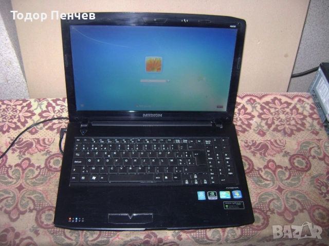 Лаптоп Medion P6630 - 15.6 LED, Core i3, 4 GB RAM, 640 GB HDD