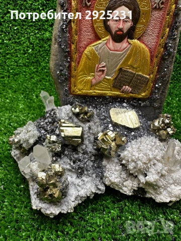 Ръчно изработена икона на Исус Христос с естествени кристали – кварц, пирит и галенит, снимка 4 - Икони - 54092041
