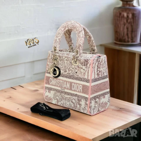 чанти 𝗖𝗛𝗥𝗜𝗦𝗧𝗜𝗔𝗡 𝗗𝗜𝗢𝗥 𝗟𝗔𝗗𝗬 𝐌𝐄𝐃𝐈𝐔𝐌 ➡️𝟮𝟯 𝗖𝗠 ⬆️𝟮𝟬 𝗖𝗠 , снимка 4 - Чанти - 51423803