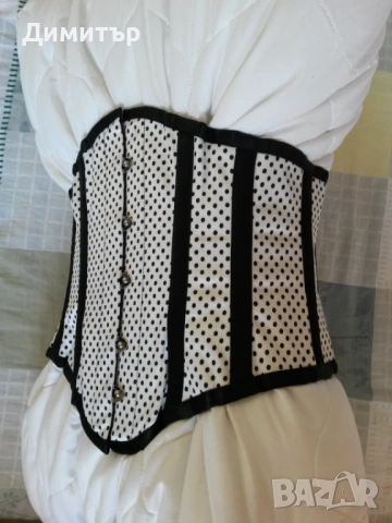 Корсет в бяло с черни точки, снимка 2 - Корсети, бюстиета, топове - 54247411