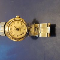 Стар дамски механичен часовник , снимка 1 - Антикварни и старинни предмети - 31624808