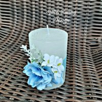 Ръчно декорирана бяла свещ с цветя , снимка 3 - Подаръци за жени - 39796027