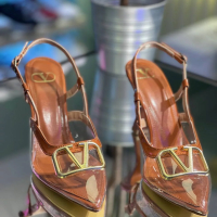 Обувки с ток Valentino , снимка 6 - Дамски обувки на ток - 44656249