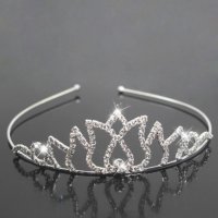 Лале диадема корона с камъчета сребриста детска дамска, снимка 1 - Аксесоари за коса - 29996043