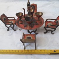 Мини декоративна бронзова маса с 4 стола и сервиз за чай, снимка 1 - Колекции - 31464400