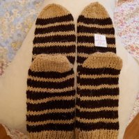 Ръчно плетени мъжки чорапи от вълна размер 43, снимка 2 - Мъжки чорапи - 42826810