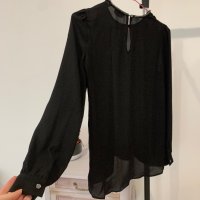 Красива блуза в размер XS, снимка 14 - Блузи с дълъг ръкав и пуловери - 44259939