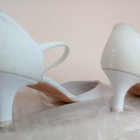 Бели обувки на ток 36/37 номер, снимка 8 - Дамски обувки на ток - 39809761