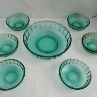 Стъклени купа и купички цветно зелено стъкло, снимка 3 - Антикварни и старинни предмети - 31764618