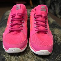 Оригинални маратонки NIKE, снимка 2 - Дамски ежедневни обувки - 38044192