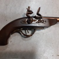 Красив кремъчен пистолет-запалка,пищов,оръжие, снимка 1 - Антикварни и старинни предмети - 44294837
