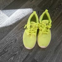 Детски найк маратонки в неоново зелено, размер 35, снимка 4 - Детски маратонки - 30200677