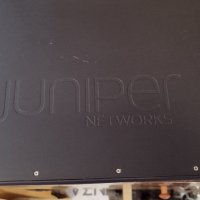 Суич 24-портов превключвател Juniper Networks EX2200 ex 2200-24T- 4G, снимка 2 - Суичове - 42500916