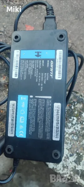 Зарядно Giant 6A -42 v, снимка 1