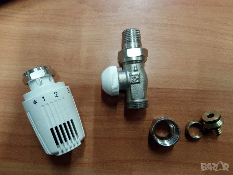 НОВ! Термостатичен прав вентил с термоглава и адаптор Herz, снимка 1