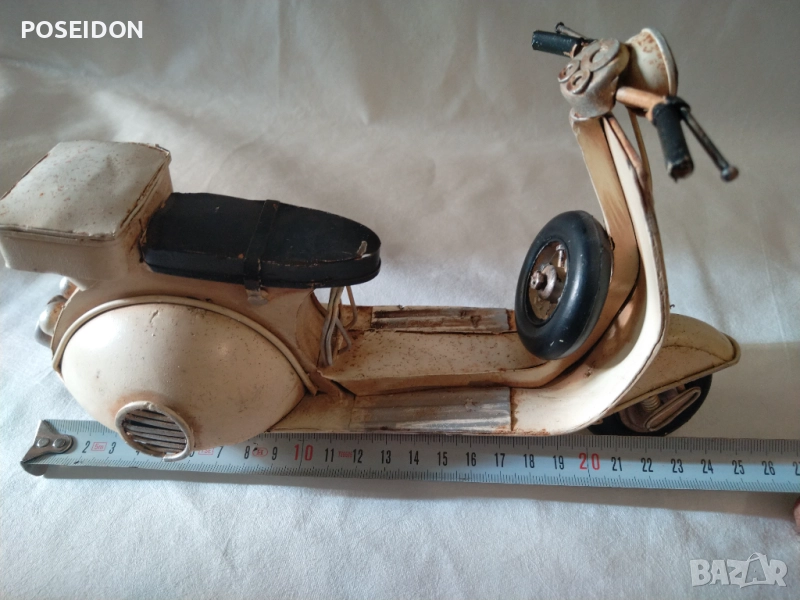  ВЕСПА И САМОЛЕТ Ламаринени играчки модели, снимка 1