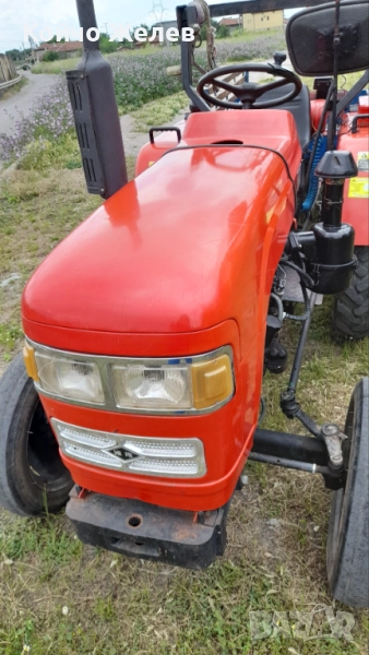трактор Уейтцо ТУ-180, снимка 1