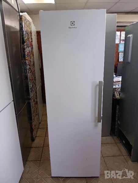 XXL вертикален фризер със 7 чекмеджета Electrolux  с две години гаранция!, снимка 1