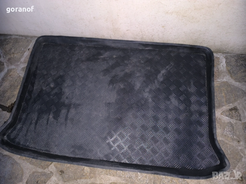 Гумена стелка тип леген за Пежо Партнер 05-08г, снимка 1