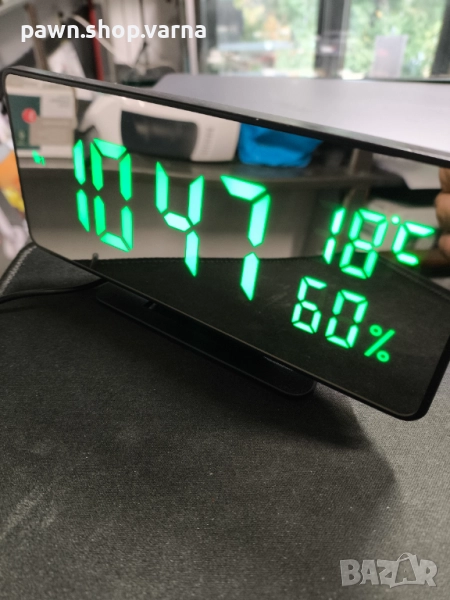 Нов LED огледален часовник VST-888Y, снимка 1