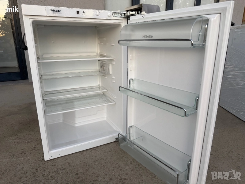 малък хладилник за вграждане  Миеле , снимка 1
