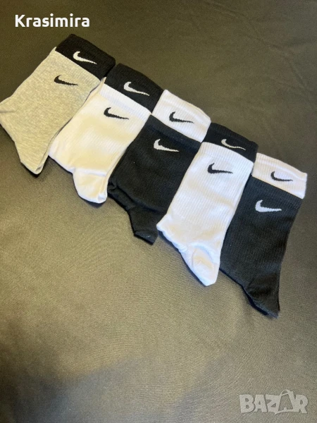 Nike чорапи – 5 чифта, нови, в кутия Оригинален комплект Nike Crew, различни цветове. Чисто нови, в , снимка 1
