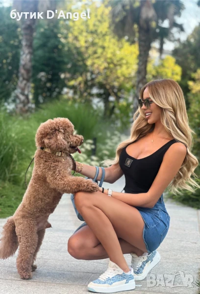 АVIN Топ в черно с деколте и лого, снимка 1