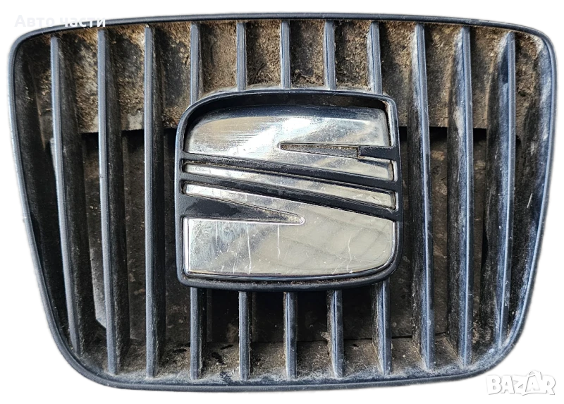SEAT IBIZA 6K ПРЕДНА РЕШЕТКА С ЕМБЛЕМА 6K0853654D, снимка 1