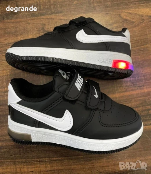 Черни детски  светещи маратонки Nike, снимка 1