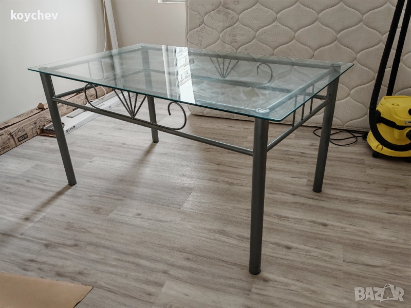 Стъклена маса 150х90 см (за до 4-6 души), снимка 1