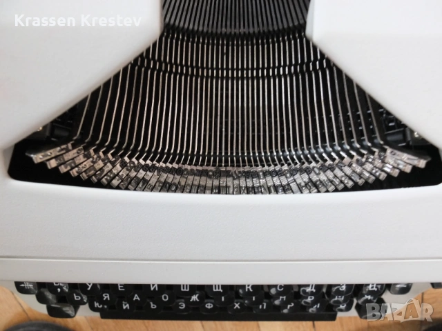 Продавам почти нова японска механична пишеща машина Chevron, снимка 5 - Друго - 53936753