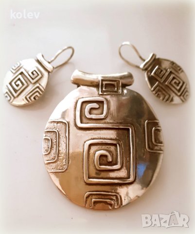 уникален сребърен комплект от медальон и обеци