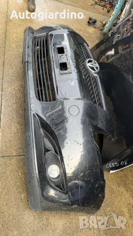 Предна броня за Toyota Auris 2007, снимка 3 - Части - 54078318