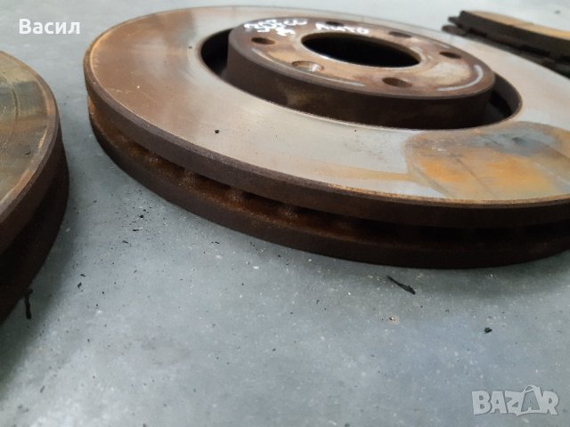 Предни дискове с накладки Peugeot 307 cc 2.0 136к.с AUTOMATIC Пежо 307 Кабрио АВТОМАТИК 2.0 136к.с, снимка 6 - Части - 30478894