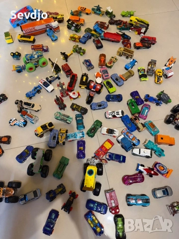 Детски коли и камиони HotWheels, снимка 9 - Коли, камиони, мотори, писти - 52955603