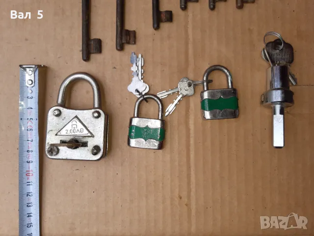 Стари ключове , катинари , ключалка - 9 броя, снимка 4 - Антикварни и старинни предмети - 47576787