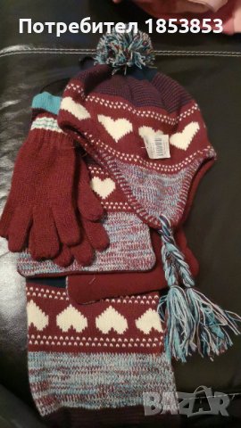 Комплект шапка, ръкавици и шал 