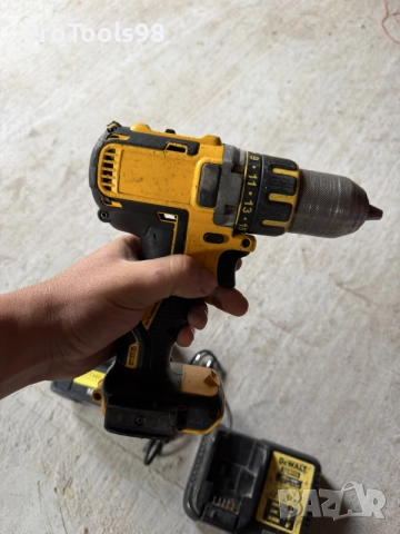 Dewalt 18V винтоверт, снимка 4 - Винтоверти - 56167619