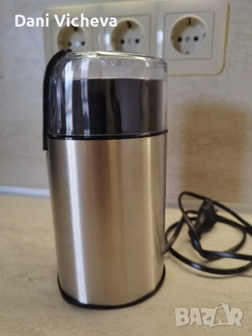 Електрическа кафемелачка Amazon Basics, снимка 3 - Кафемашини - 52873345