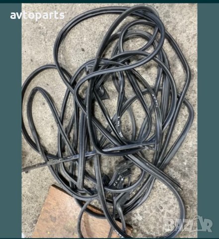 Subaru legacy 2011година комби уплатнения врати