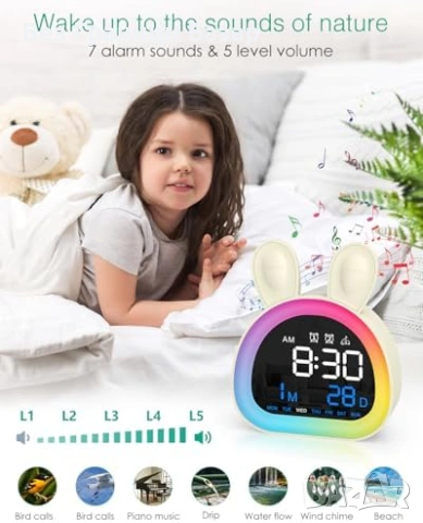 Нов Детски дигитален будилник с 2 аларми RGB светлина зайче лампа стая дете, снимка 4 - Други - 54207412