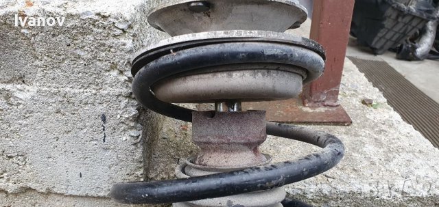 Преден амортисьор с пружина 3 червени знака за бмв е46, снимка 3 - Части - 38576444