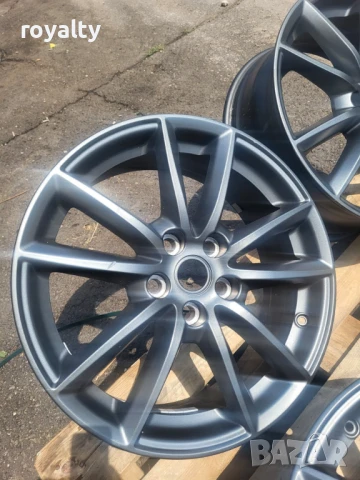 19 цола Range Rover Sport Discovery Оригинални, снимка 6 - Аксесоари и консумативи - 51149086