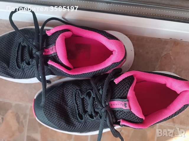 Детски маратонки Under Armour, снимка 5 - Детски маратонки - 53896586